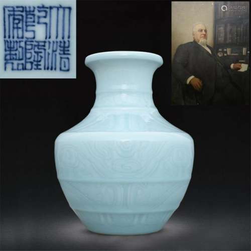 Qing Emperor Qianlong Years Powder Green Glaze Bogu