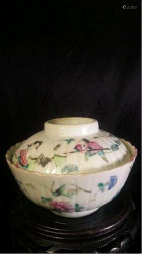 Antique Chinese Famille Rose Porcelain Tea Bow