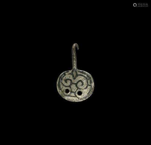 Saxon Silver Fastener with Face