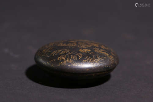 A Chinese Bronze Round Box with Cover
