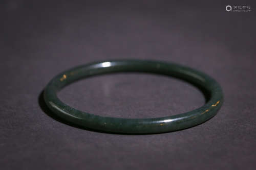 A Chinese Carved Jade Bracelet