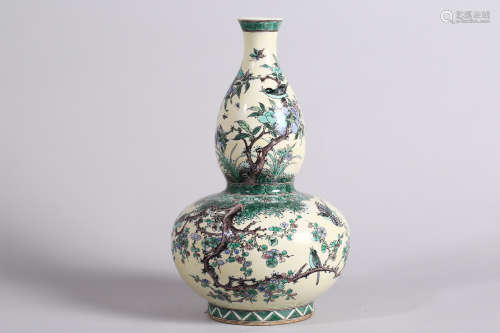 A Chinese Wu-Cai Porcelain Double Gourd Vase